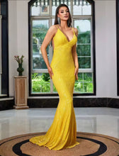 Load image into Gallery viewer, Charlotte Mellow Yellow