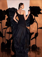 Load image into Gallery viewer, Leonora Black Beauty