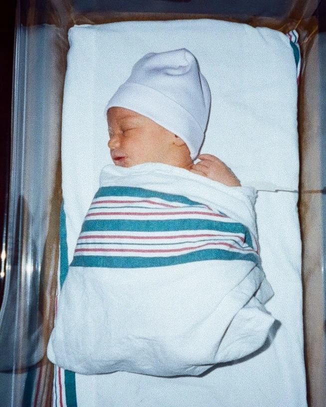 Nació Dalí, la primera hija de Samantha Trottier y Hernán Reggiardo: las tiernas fotos de la bienvenida