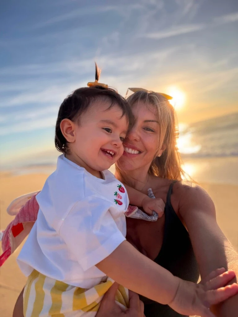 “Hoy cumple años el amor de mi vida. ❤️ Seguí brillando como lo hacés cada día, con esa luz tan pura y tan real que ilumina todo a tu alrededor”, comenzó escribiendo.