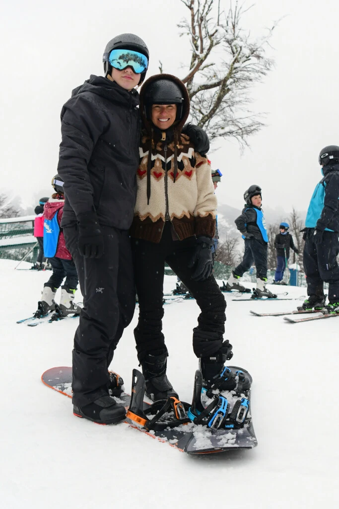 Pampita, Benjamín Vicuña y Anita Espasandín coincidieron en Cerro Bayo y disfrutaron de la nieve