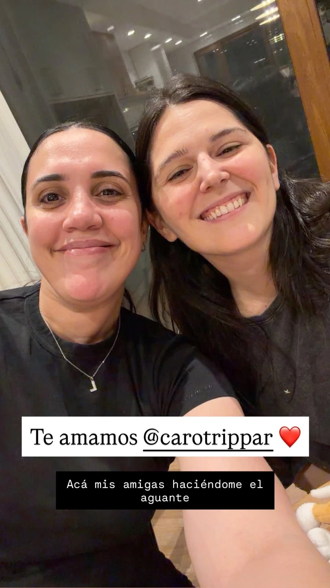Caro Trippar con su amiga Dadatina