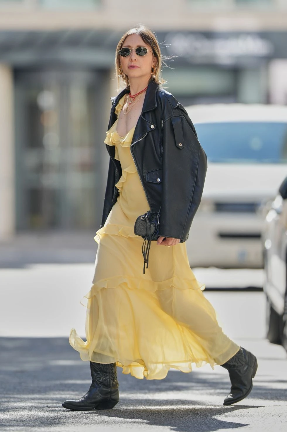 Texanas con vestidos, una combinación boho súper cool. 