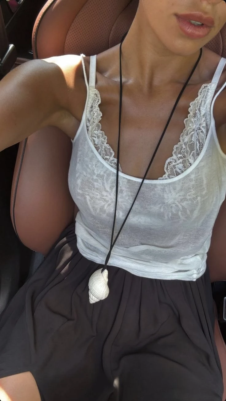 Alerta tendencia: el collar largo vuelve y será el accesorio estrella de la primavera-verano 2027