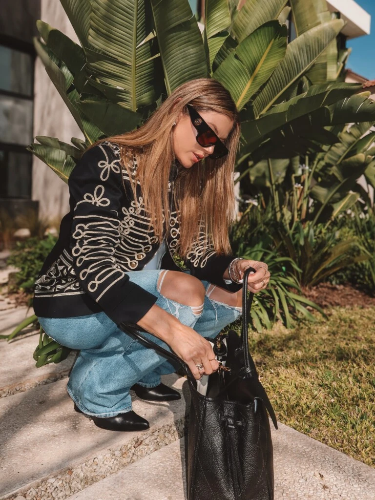 El look de Stephanie Demner. Foto: IG