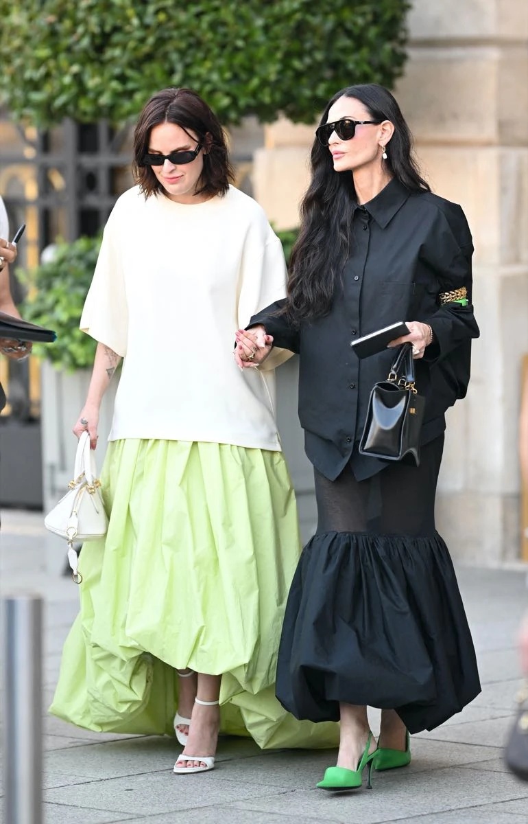 Demi Moore y su hija Tallulah Belle Willis marcan el regreso de la pollera balloon.