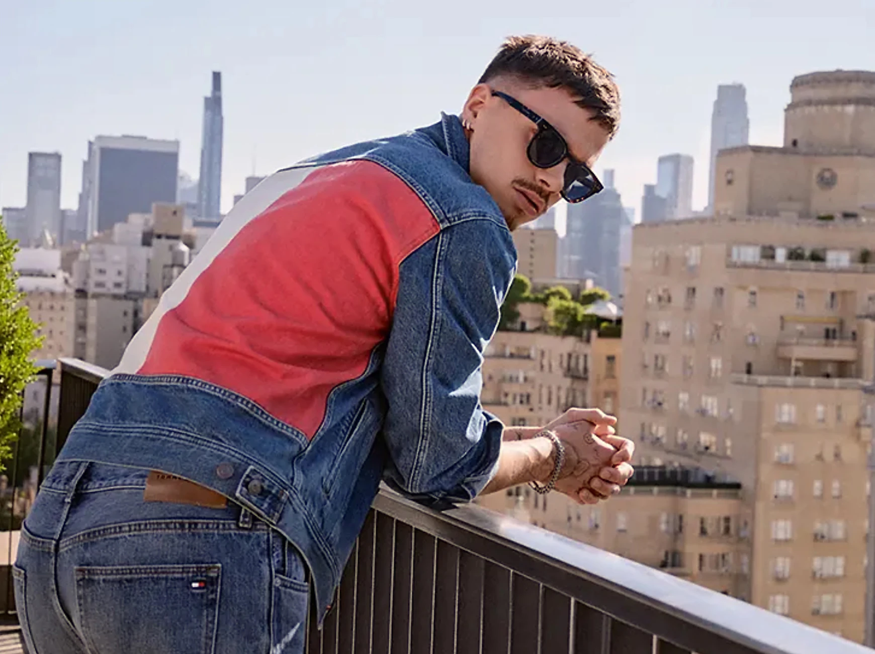 Romeo Beckham en la campaña de Tommy Hilfiger.