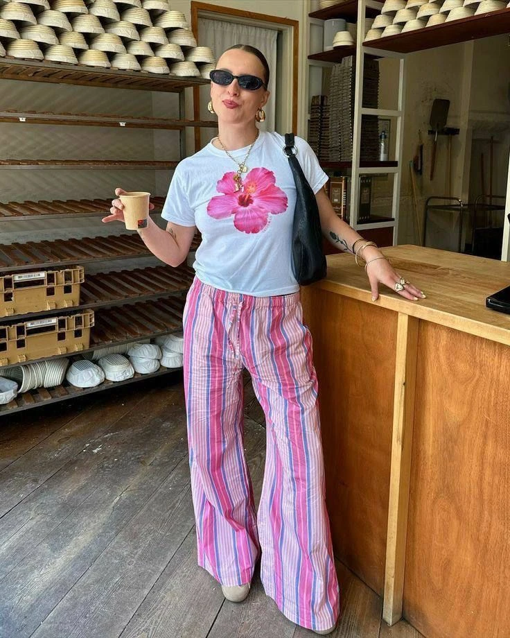Pantalones rayados, la tendencia más cute de la primavera.