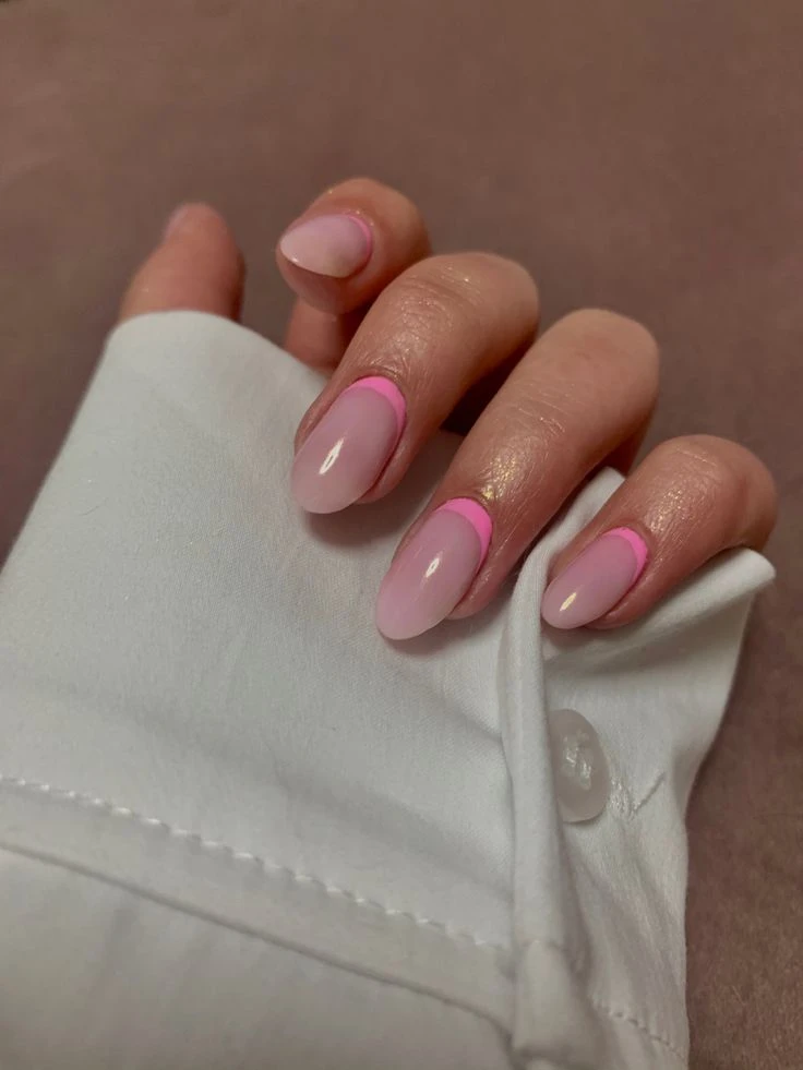 Reverse french: la tendencia en uñas que se viene para la primavera 2026
