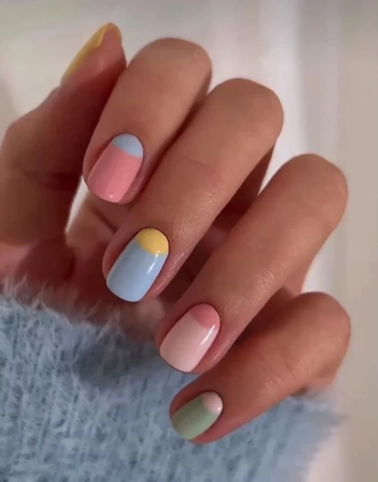 Reverse french: la tendencia en uñas que se viene para la primavera 2026