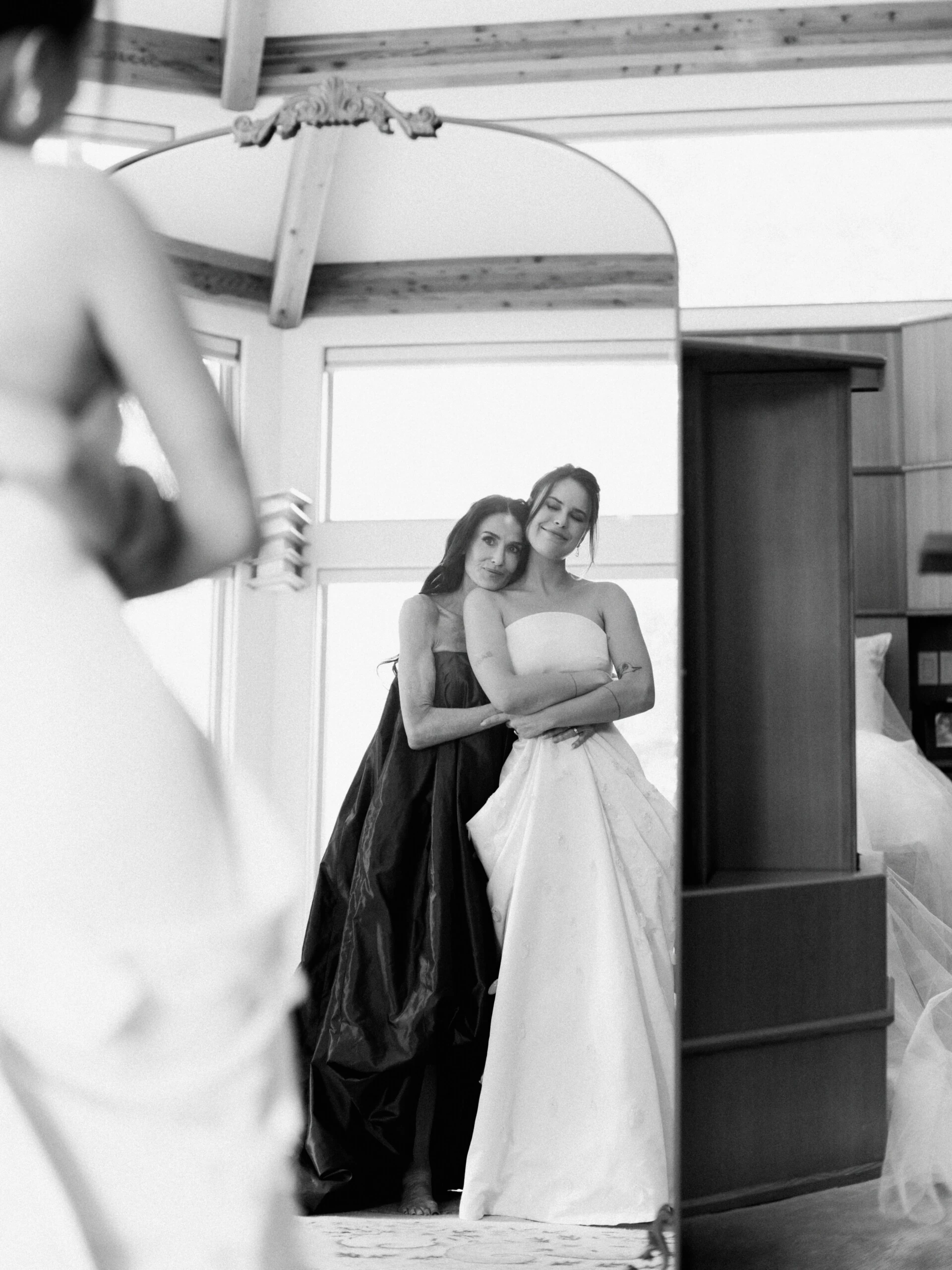 Las fotos íntimas de la boda de Tallulah Willis: reapareció Bruce Willis y emocionó a todos