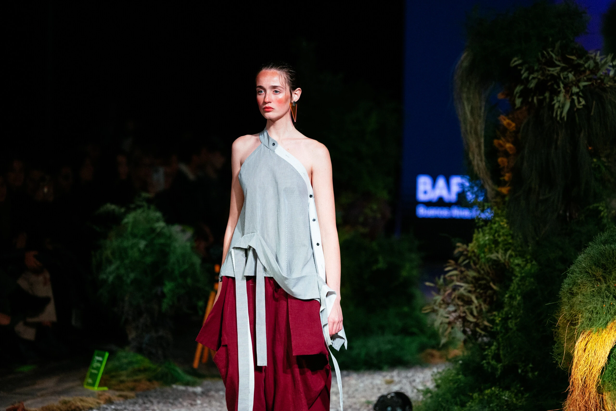 Desfile de Luz Ballesteros.