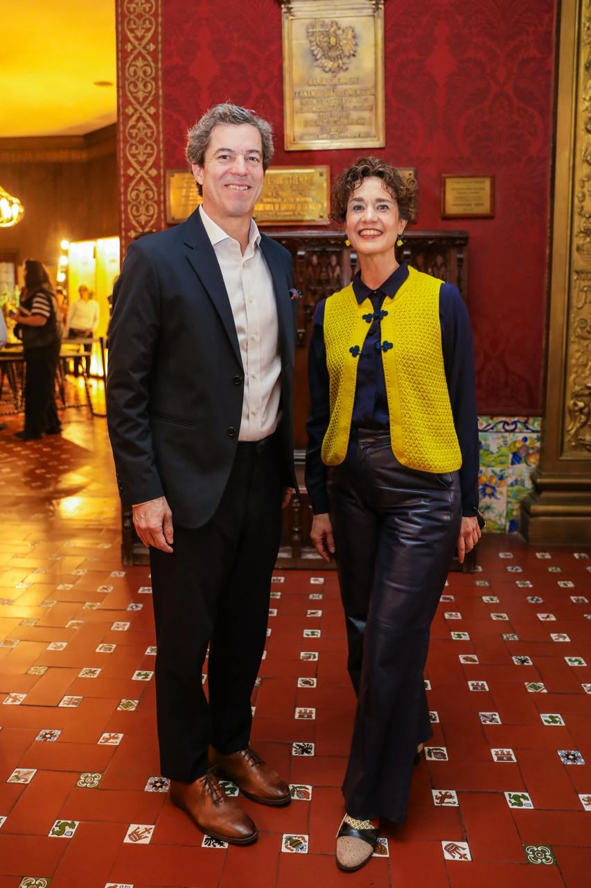 Ministro Pablo Bereciartua y su mujer, presidente de la Asociación Amigos del Teatro Nacional Cervantes, Carolina Petroni de Bereciartua