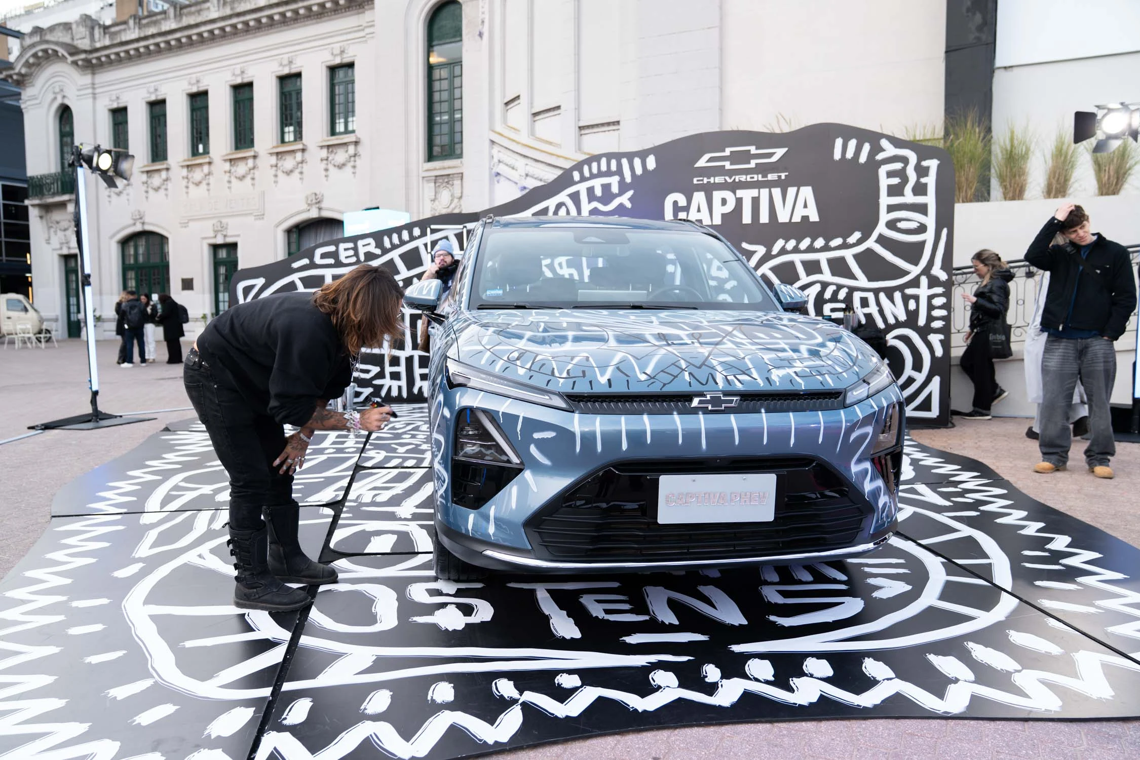 Arte urbano y tendencias se fusionaron en la innovadora activación de la automotriz.