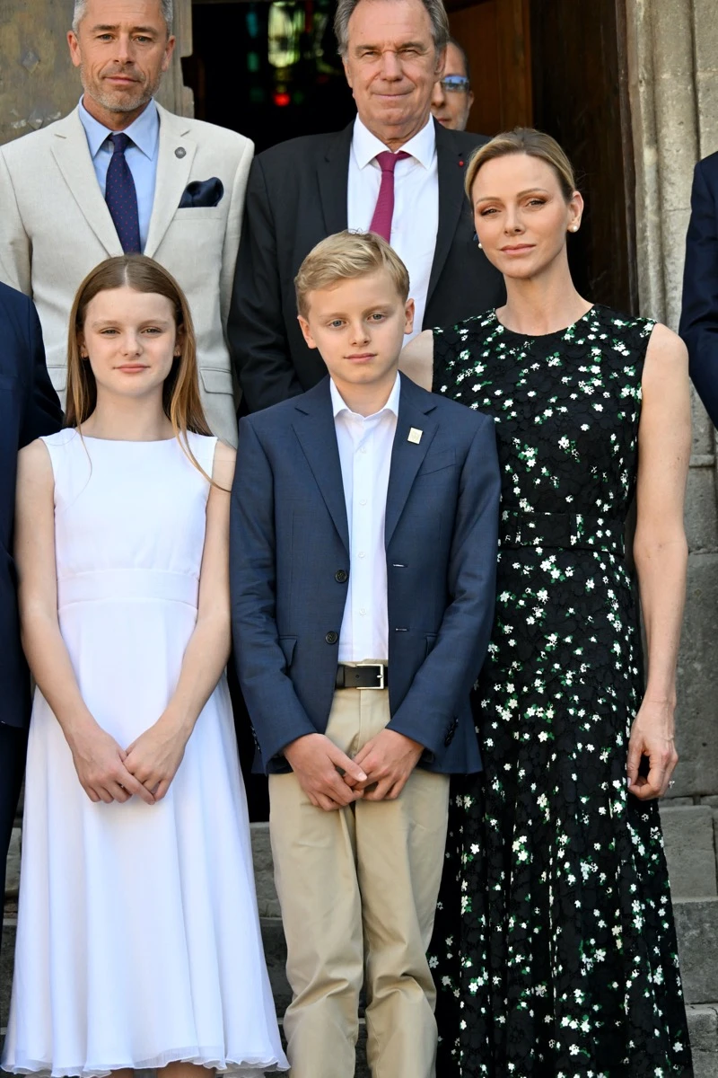 Charlene recupera el espíritu cottagecore con un vestido floral de Carolina Herrera