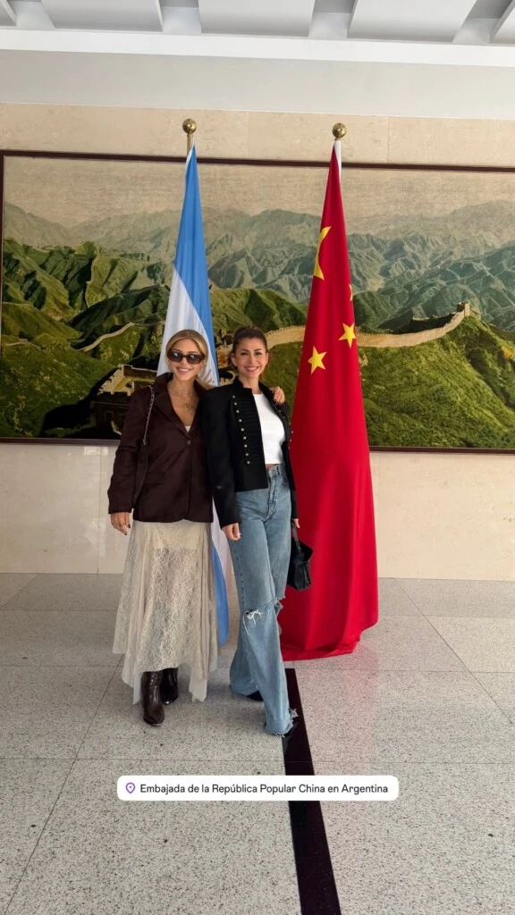 Evangelina posó junto a Majo Martino.
