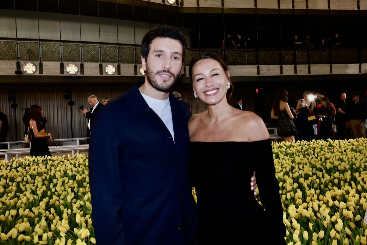 Sebastián Yatra junto a Pampita.