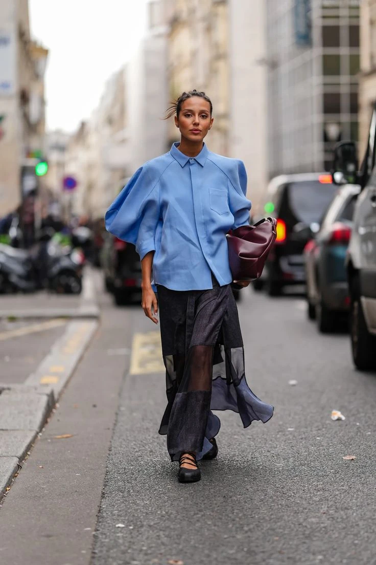 Guía de estilo: 8 looks con celeste, el color más trendy de esta primavera