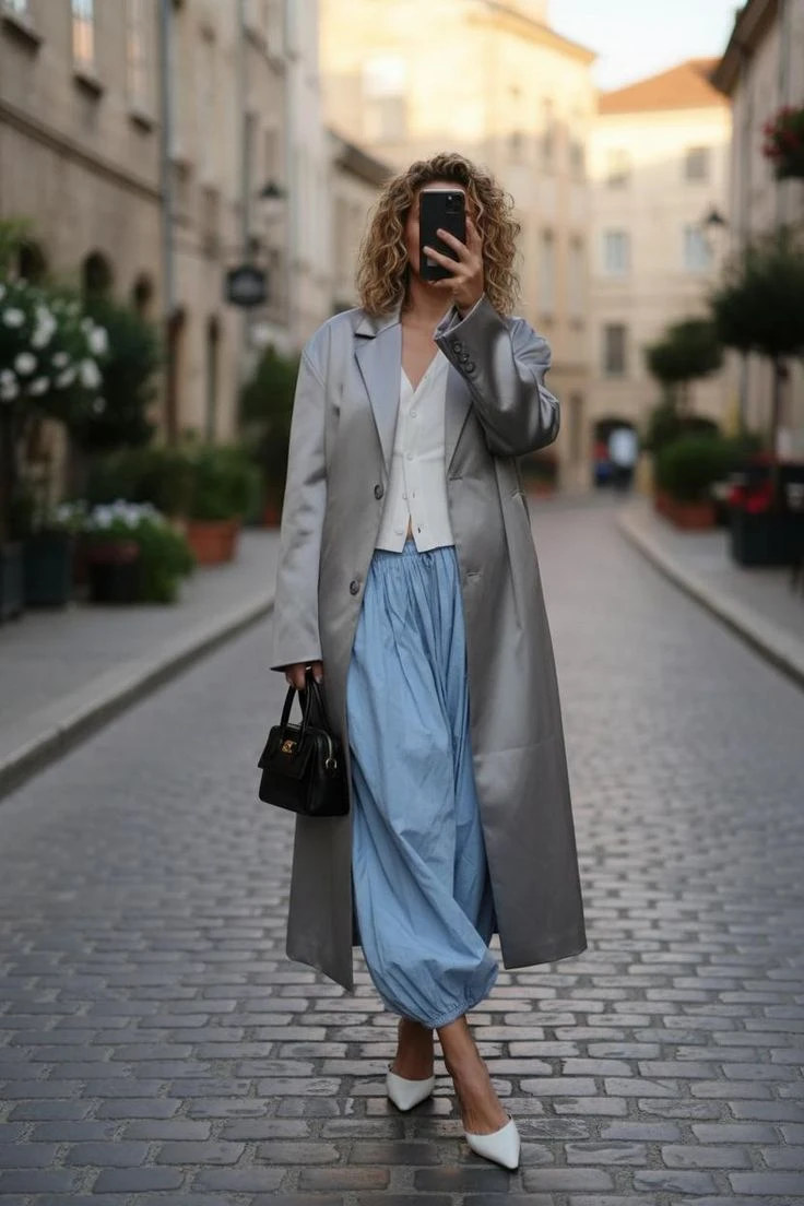 Guía de estilo: 8 looks con celeste, el color más trendy de esta primavera