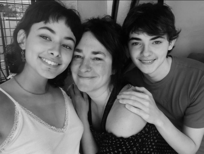 Agustina Posse with her children Juana and Francisco González.