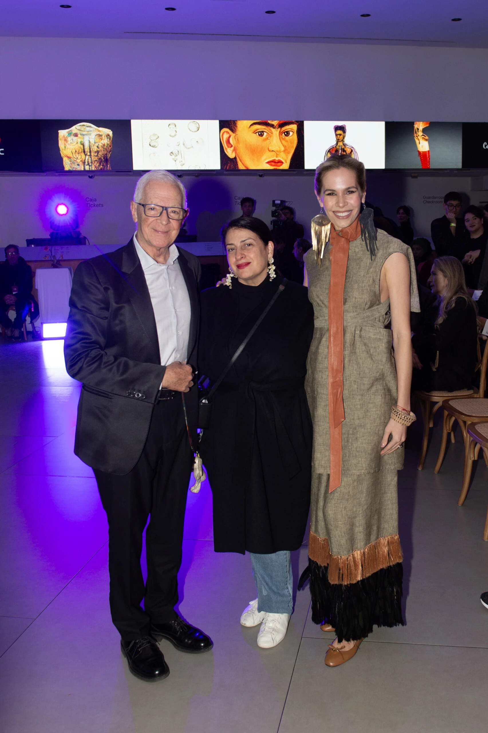 Eduardo y Elina Costantini junto a  la curadora Cirse Henestrosa