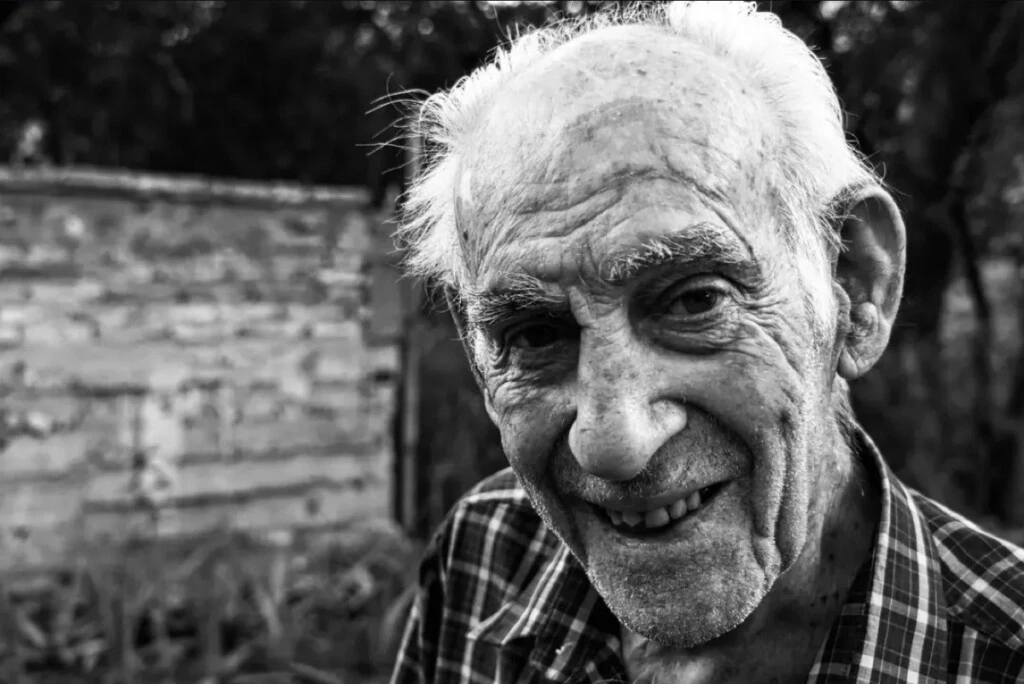 "Ser viejo no es el problema, el problema es suponer que serlo es algo malo": Valeria Sampedro estrena un documental sobre la vejez