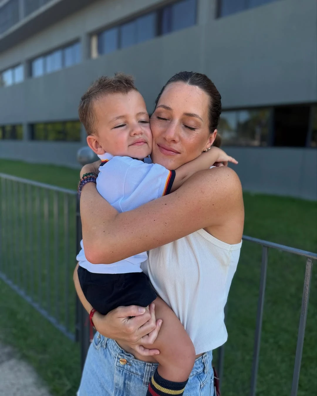 La emoción de Mica Viciconte y de Fabián Cubero en el primer día de clases de Luca, su hijo