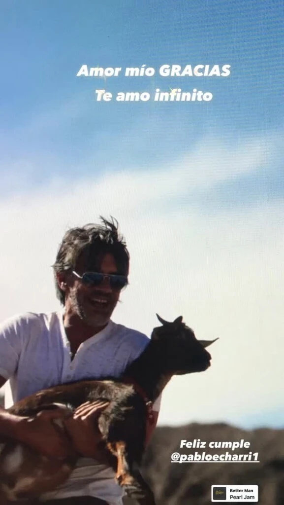 “Amor mío gracias. Te amo infinito. Feliz cumple”, escribió sobre una imagen que muestra al actor en su cotidianidad, posando sonriente al aire libre mientras sostiene una pequeña cabra.