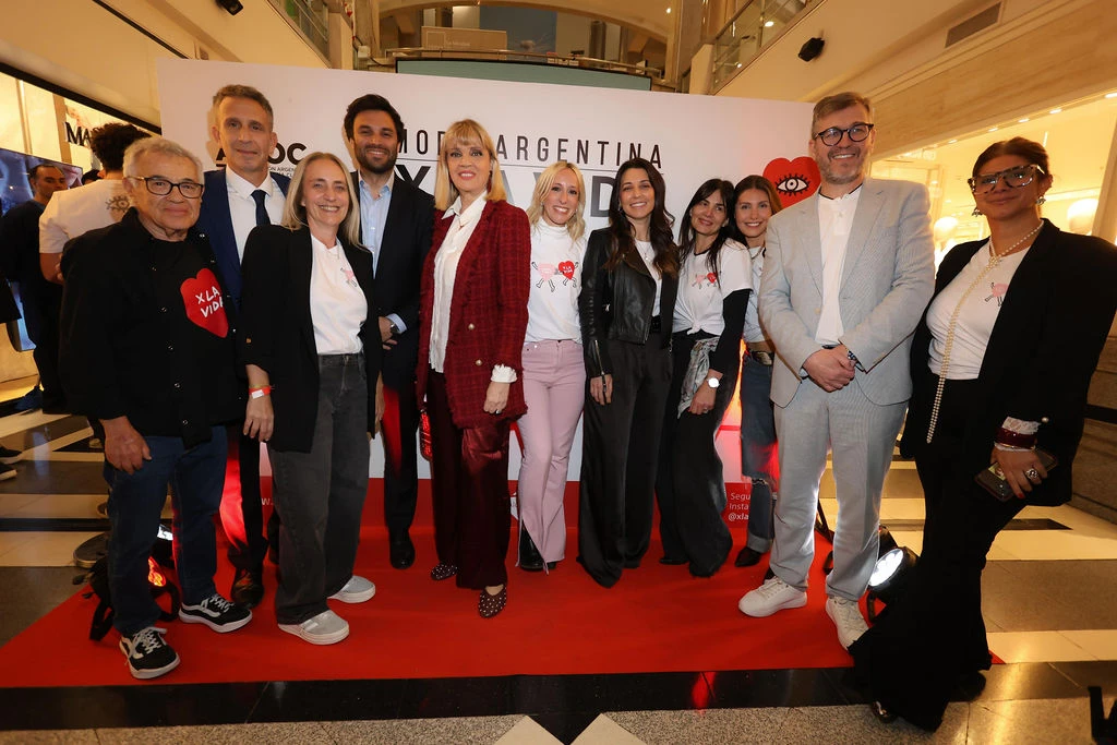 Claudio Drescher, Dr Matías Chacon, Daniela Ravinovich, Gastón Manganiello, Teté Coustarot, Meli Biman, Diana Szarfsztejn, equipo MKT Alcorta Shopping y Dr. Rubén Kowalszyn