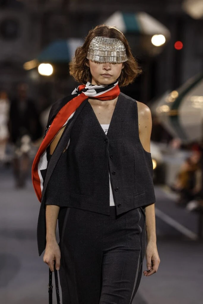 El pantalón negro en el desfile de Louis Vuitton