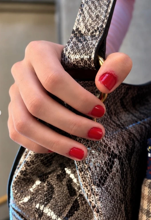 Look de uñas en la pasarela de Miu Miu en la Semana de Moda de París.