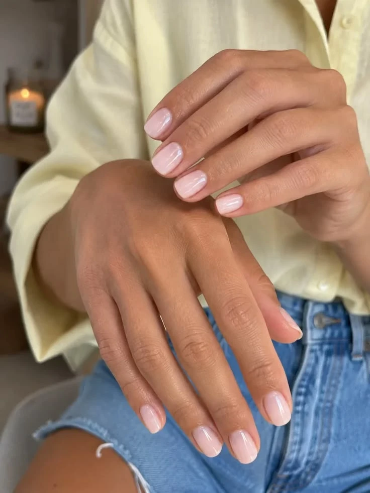 Rose water nails: las uñas rosas que suman brillo sin exagerar