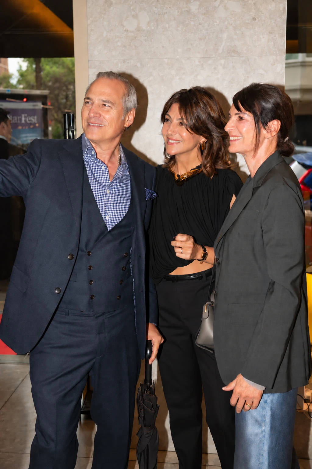 Javier Iturrioz, Eva, María Giménez. 