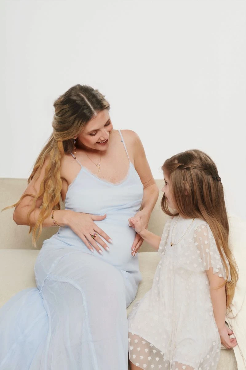 Stephanie Demner y Arianna Pella Demner.
