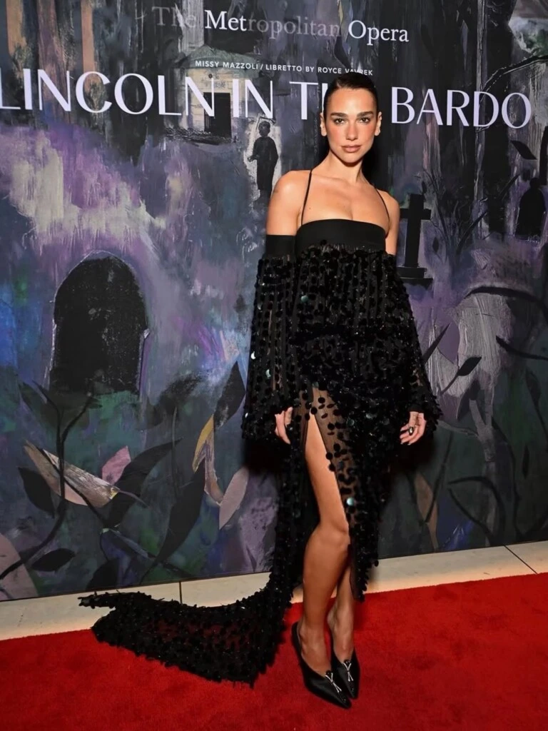Green cat eye: la manicura de Dua Lipa ideal para Halloween
