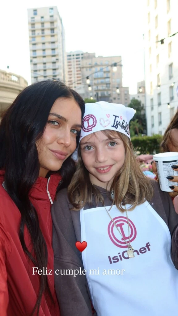 La presencia de sus hermanos, tía, primos, abuelos y amigos convirtió la jornada en un encuentro familiar que tuvo como protagonista al mundo de MasterChef.