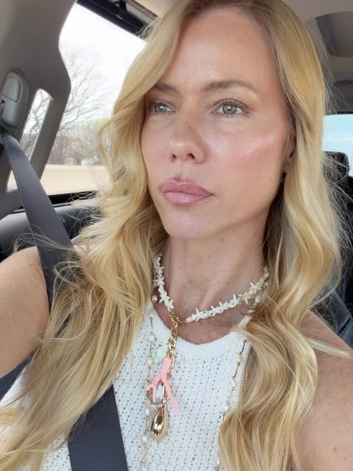 Nicole Neumann anticipó el boho urbano: crochet, sastrería y un truco para renovar el look