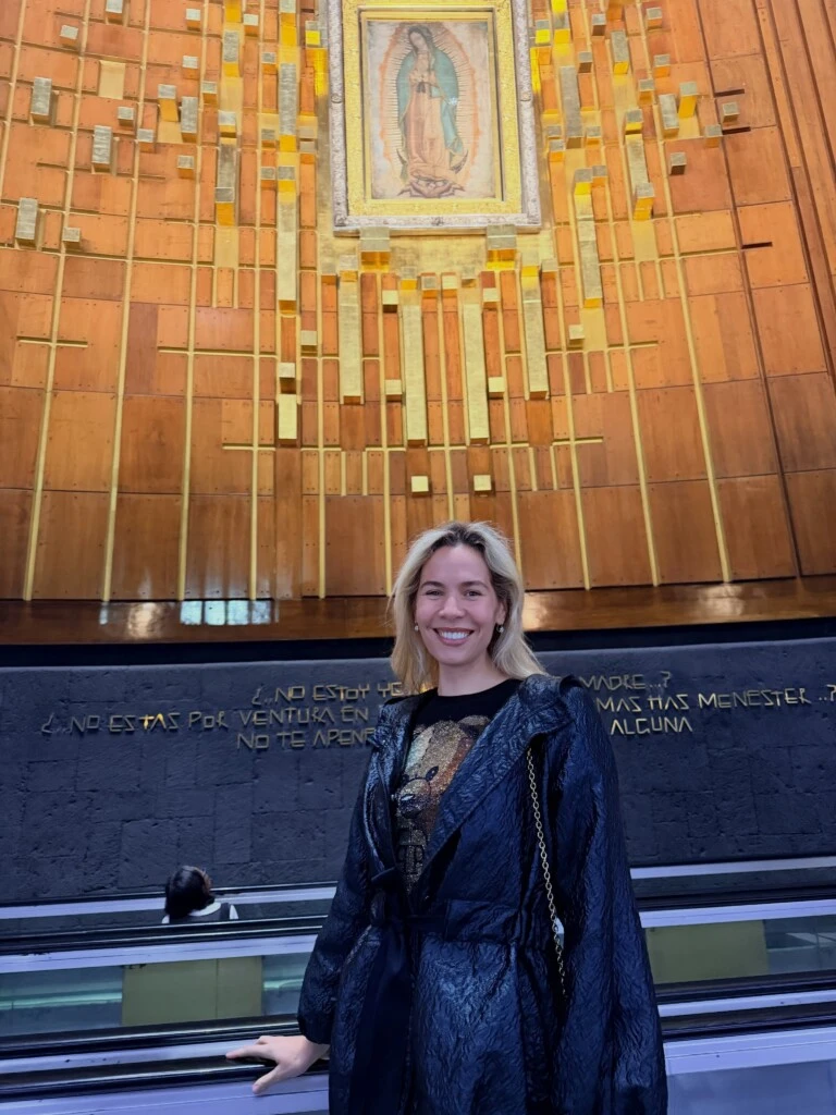 La jornada continuó con una visita a la Basílica de Guadalupe, uno de los principales santuarios religiosos de la Ciudad de México. 