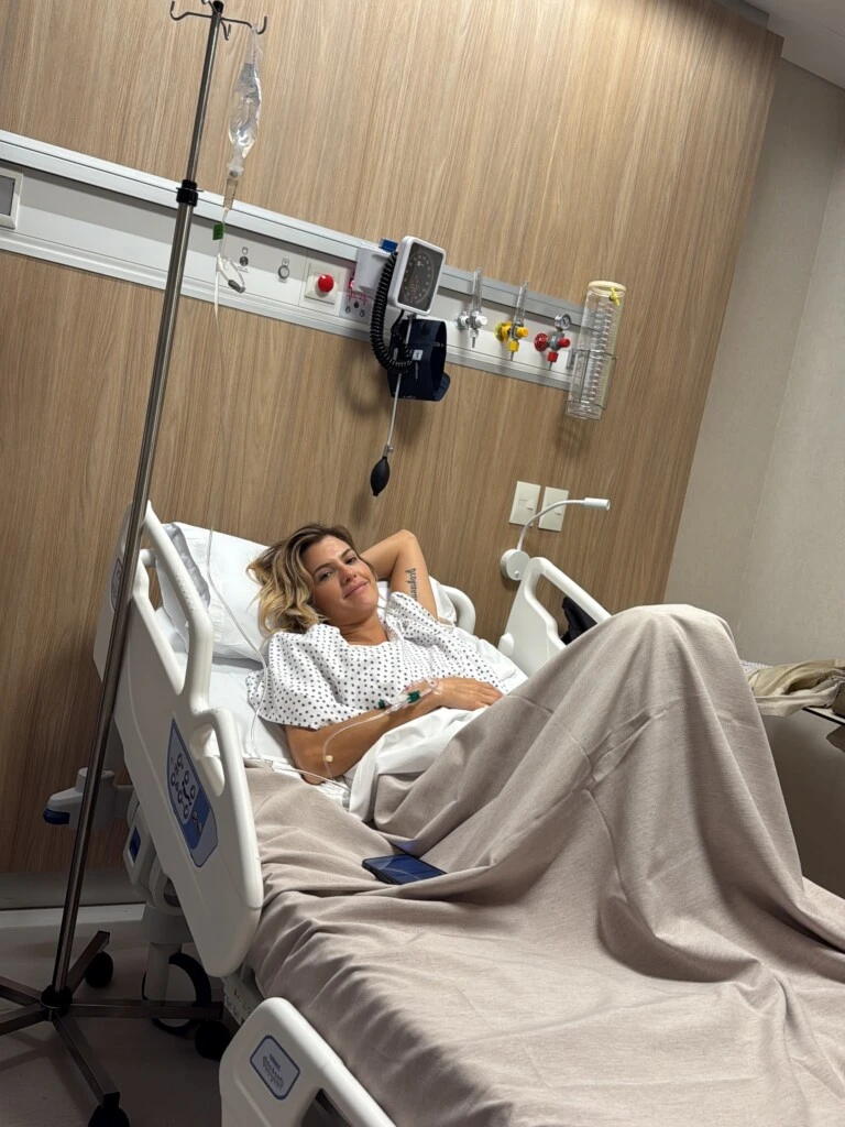 Al regresar a Buenos Aires, comenzó a sentir fuertes dolores abdominales. 